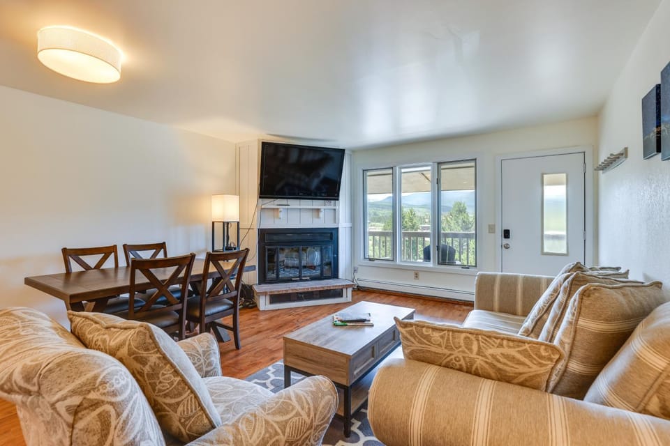 Fraser Condo Rental w/ Balcony, Mountain Views! House in Fraser