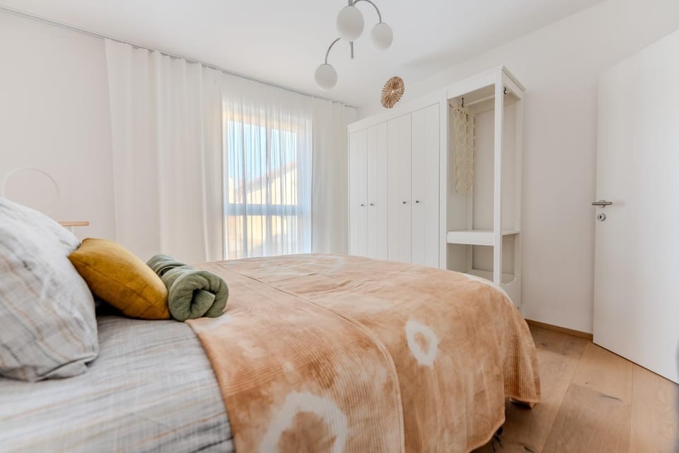 Bed, Photo of the whole room, Bedroom, wardrobe