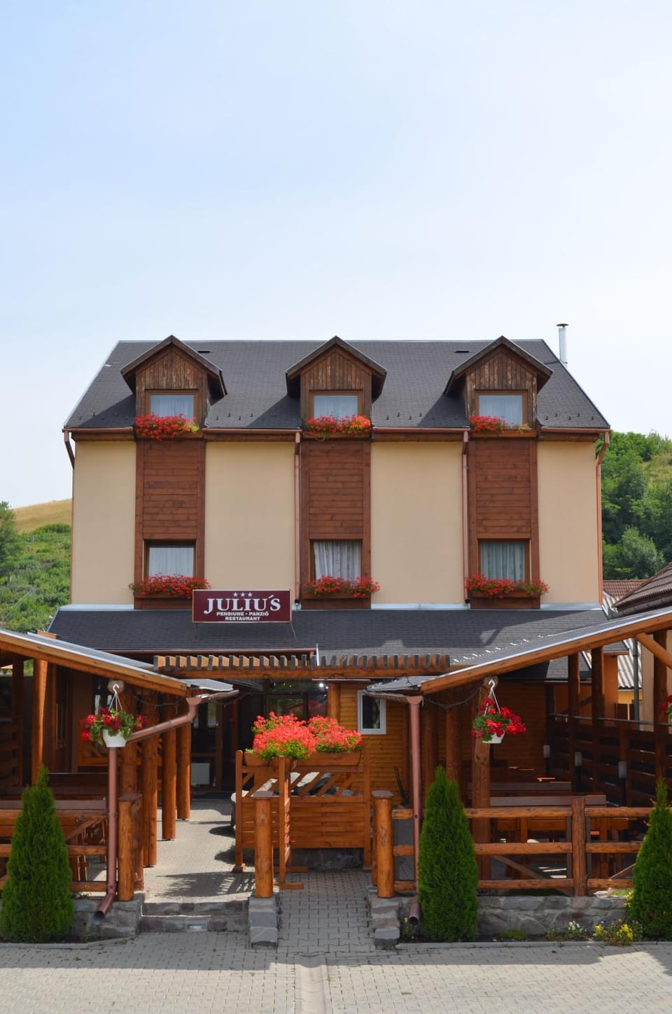 Juliu's Panzio Csikszereda Bed and Breakfast in Romania