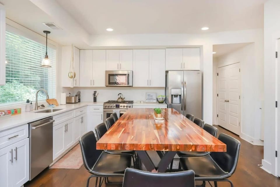 Stylish Home for 12 8th Ave South 6 Beds House in Nashville