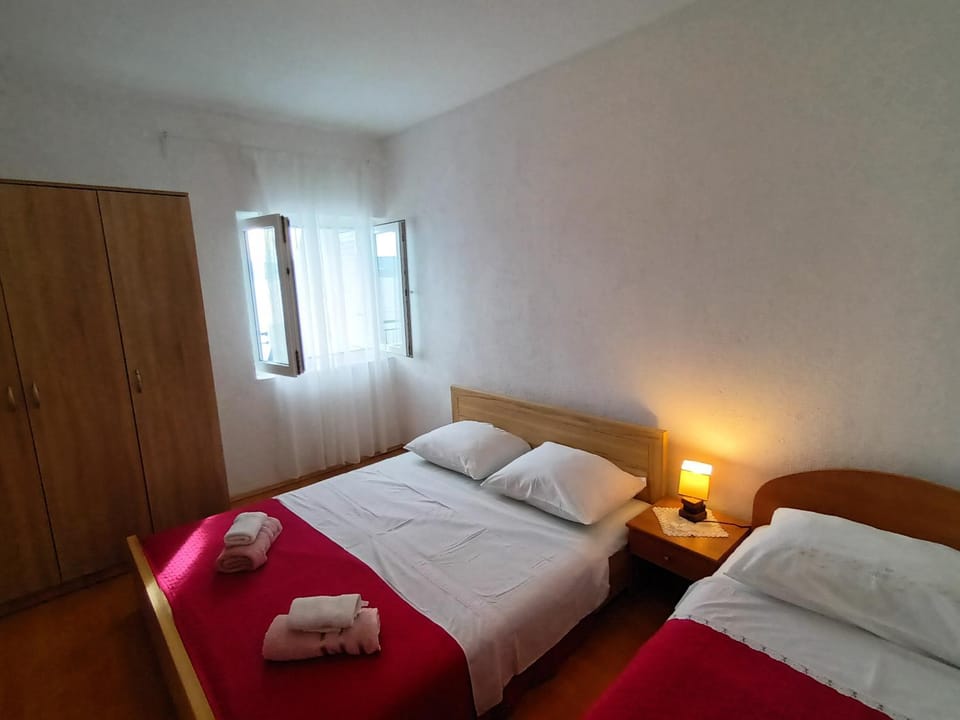 Apartment Ljube small Apartment in Split-Dalmatia County