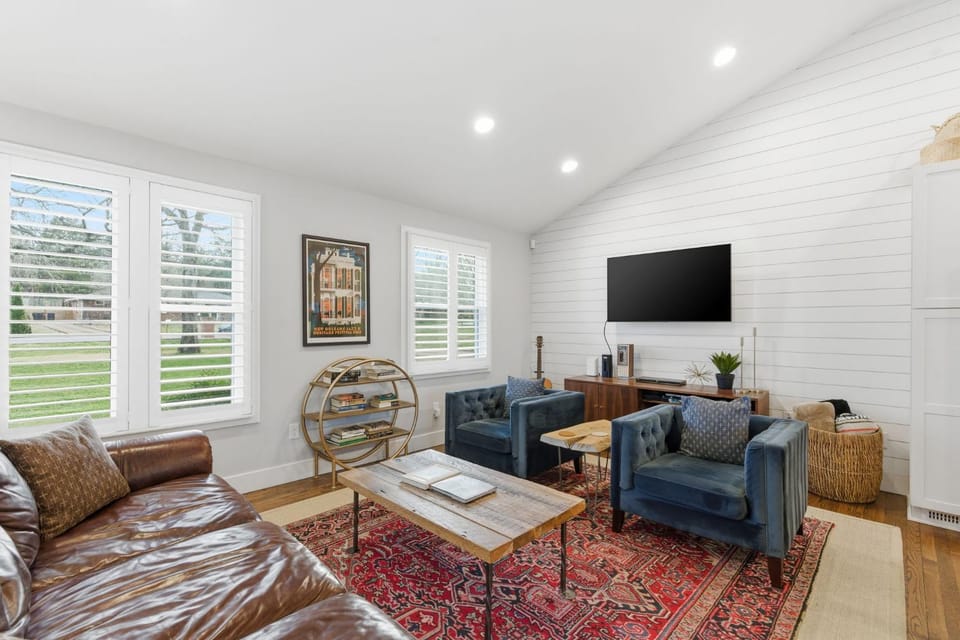 Spacious Modern Ranch 5 Miles to Downtown House in East Nashville