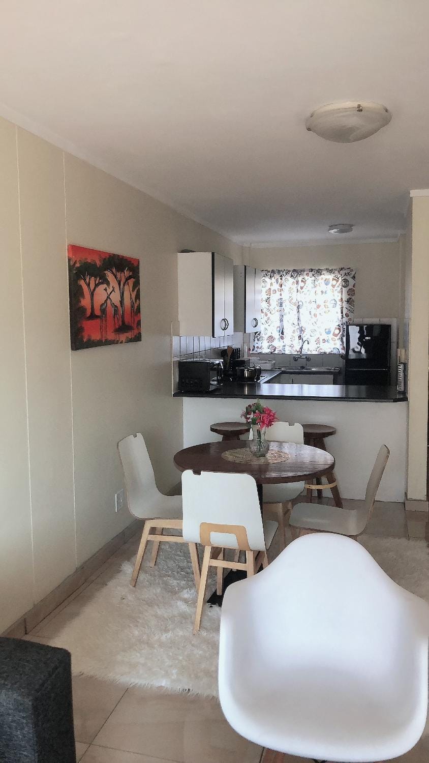 TV and multimedia, Kitchen or kitchenette, Living room, Seating area, minibar