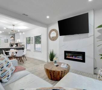 Family Fun & Backyard Oasis Hot Tub Games & BBQ House in St Petersburg