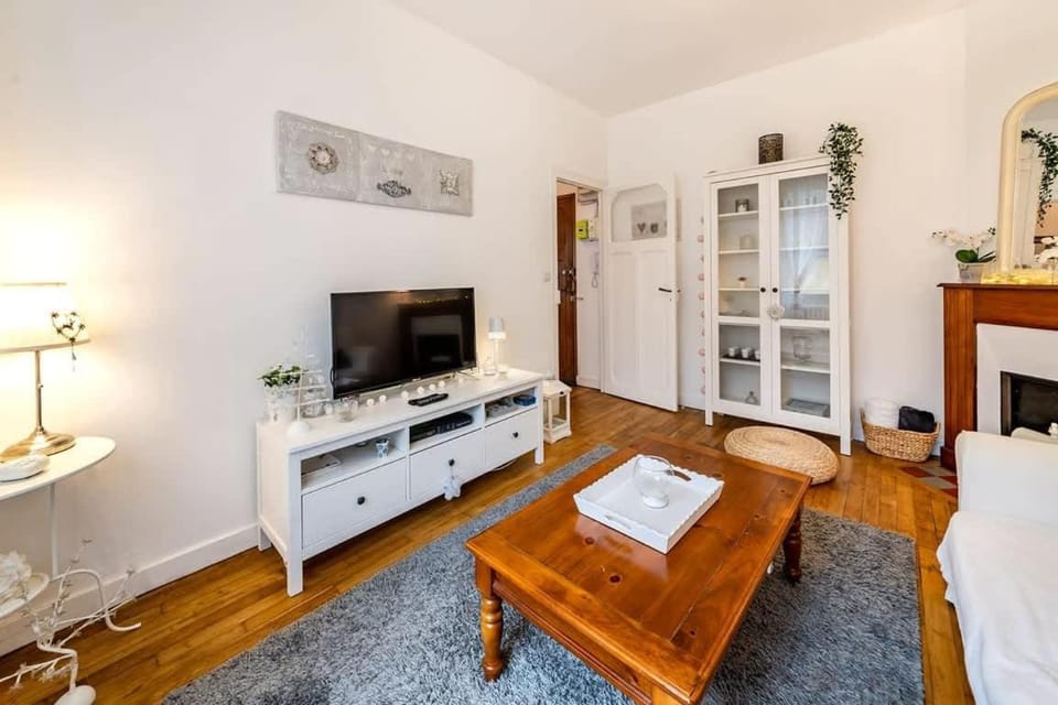 Communal lounge/ TV room, TV and multimedia, Living room