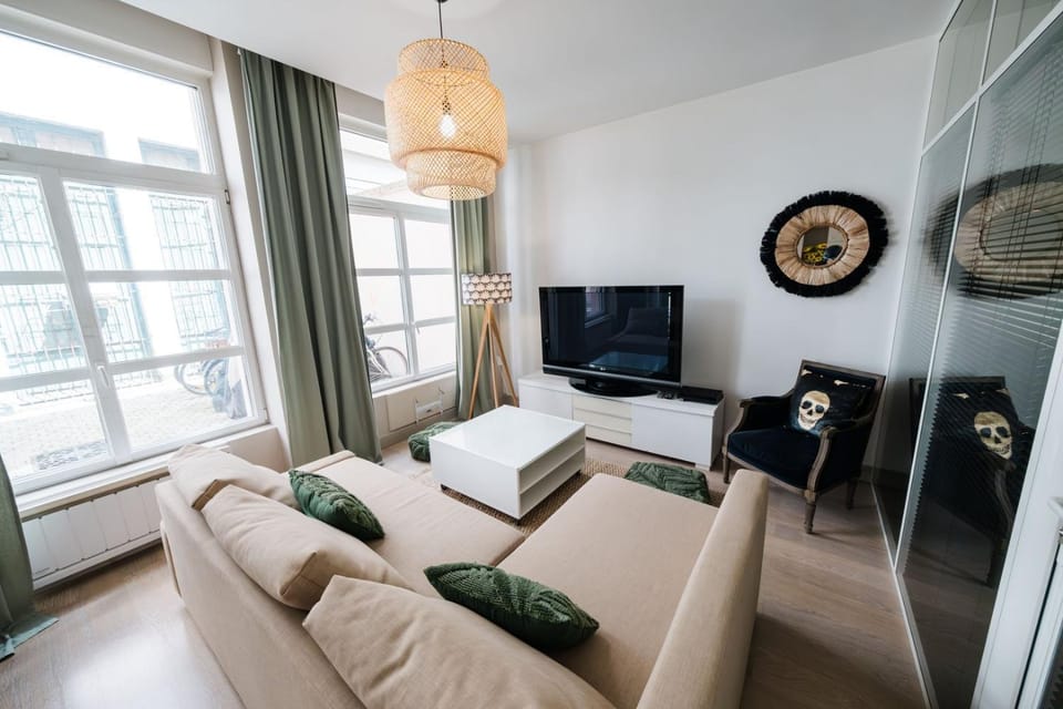 Communal lounge/ TV room, TV and multimedia, Living room, Seating area
