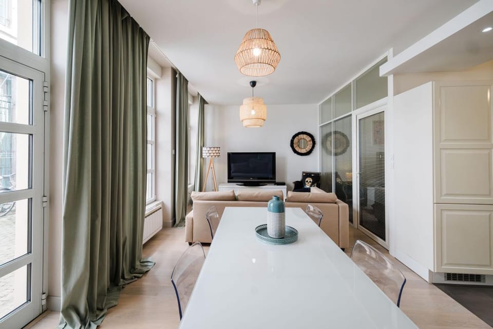 Communal lounge/ TV room, TV and multimedia, Living room, Seating area