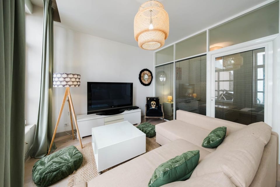 Communal lounge/ TV room, TV and multimedia, Living room, Seating area