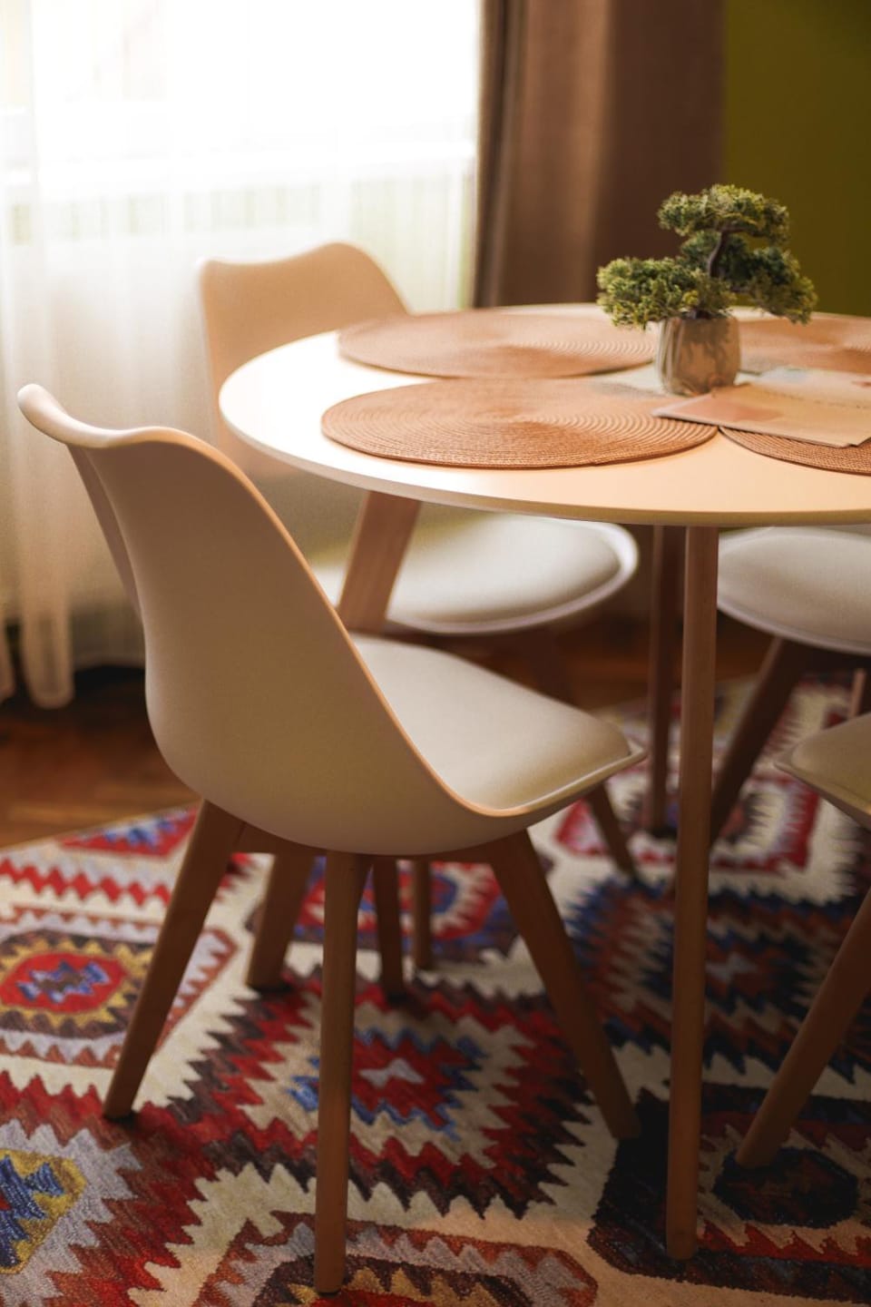Patio, Patio, Living room, Seating area, Dining area, hair dresser, acessibility