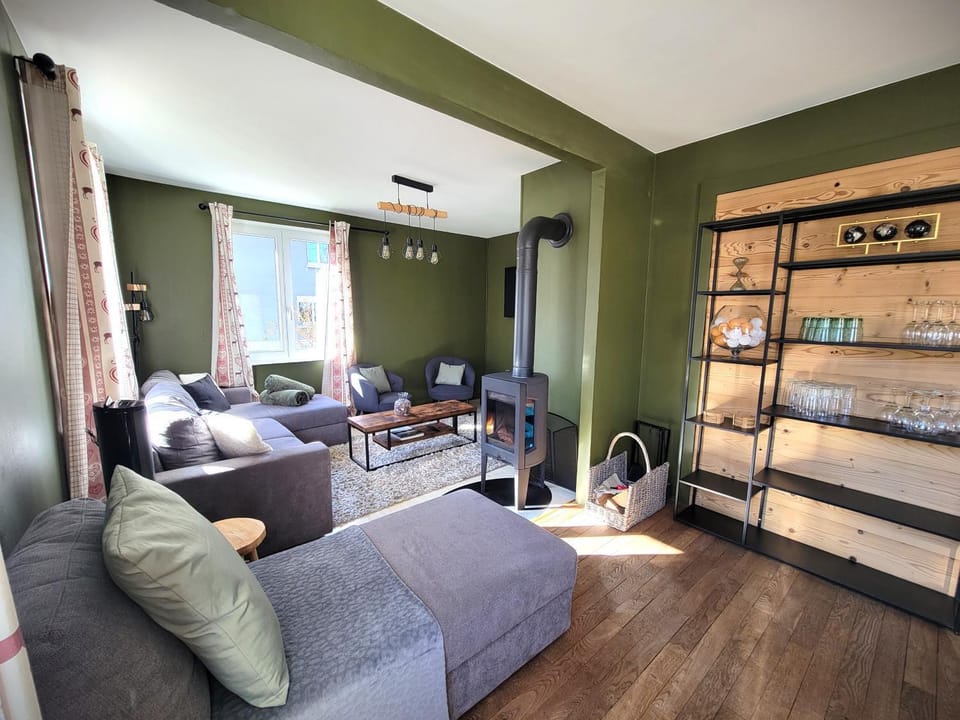 Living room, fireplace