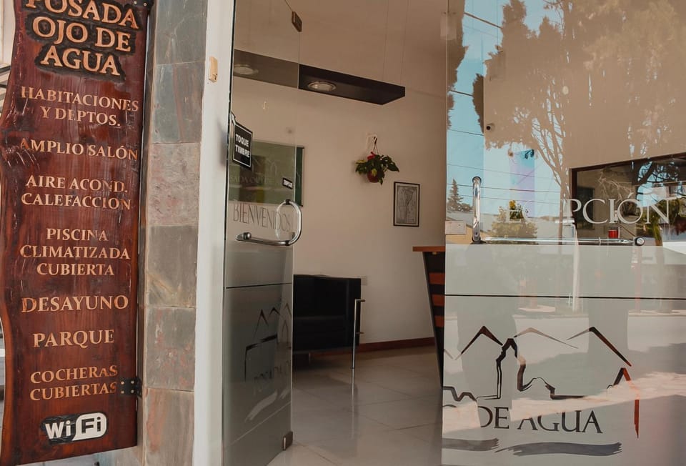 Property building, Facade/entrance, Lobby or reception