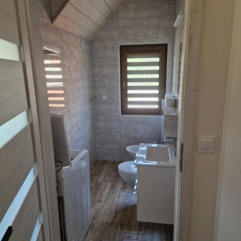 Toilet, Bathroom, towels