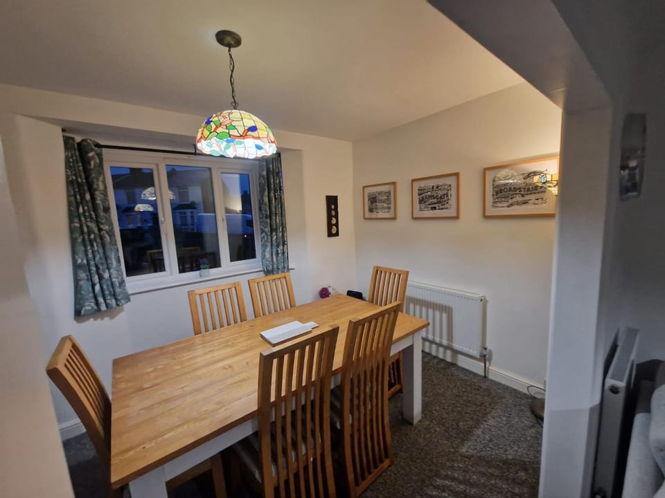 Entire 3 bedroom house 5 minutes from the beach House in Ramsgate