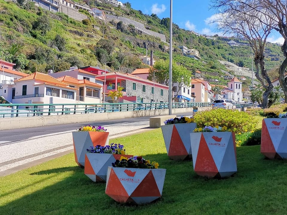 Chalé Esmeralda - Charming Studios in Calheta Beach House in Madeira District