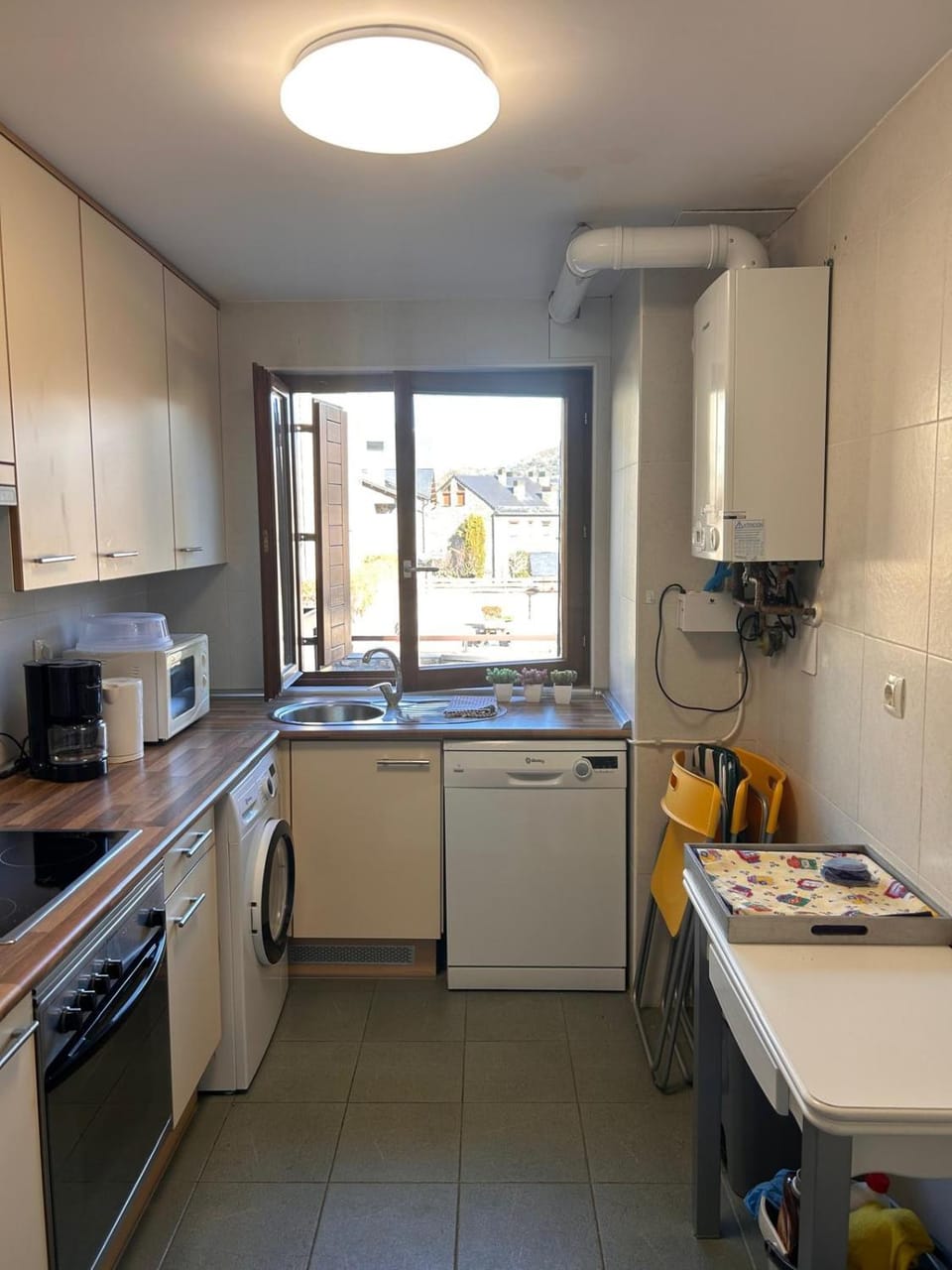 Lunar Apartment in Aragon