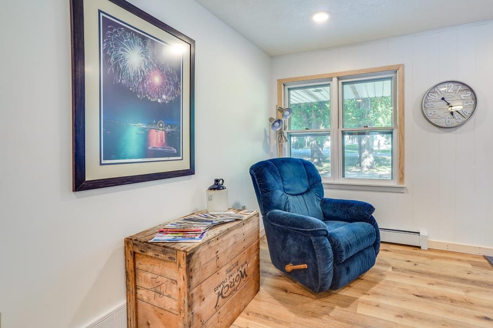 Waterfront Spirit Lake Vacation Rental w/ Dock! House in Spirit Lake