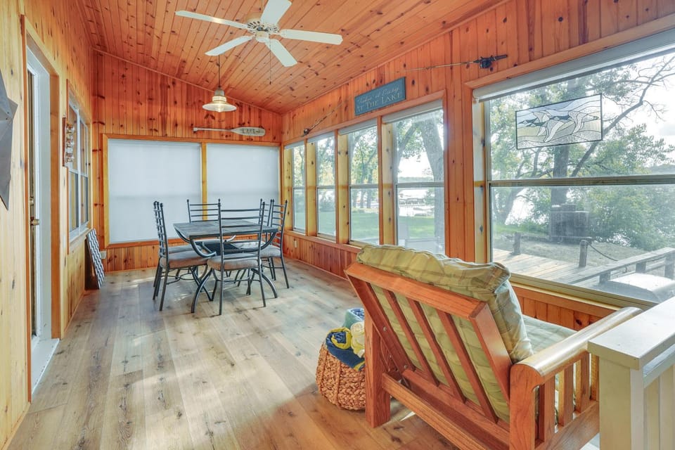 Waterfront Spirit Lake Vacation Rental w/ Dock! House in Spirit Lake