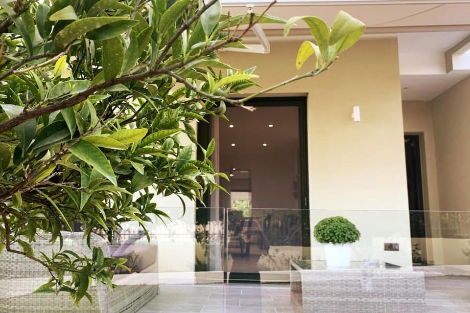 Property building, Day, Garden, Garden view