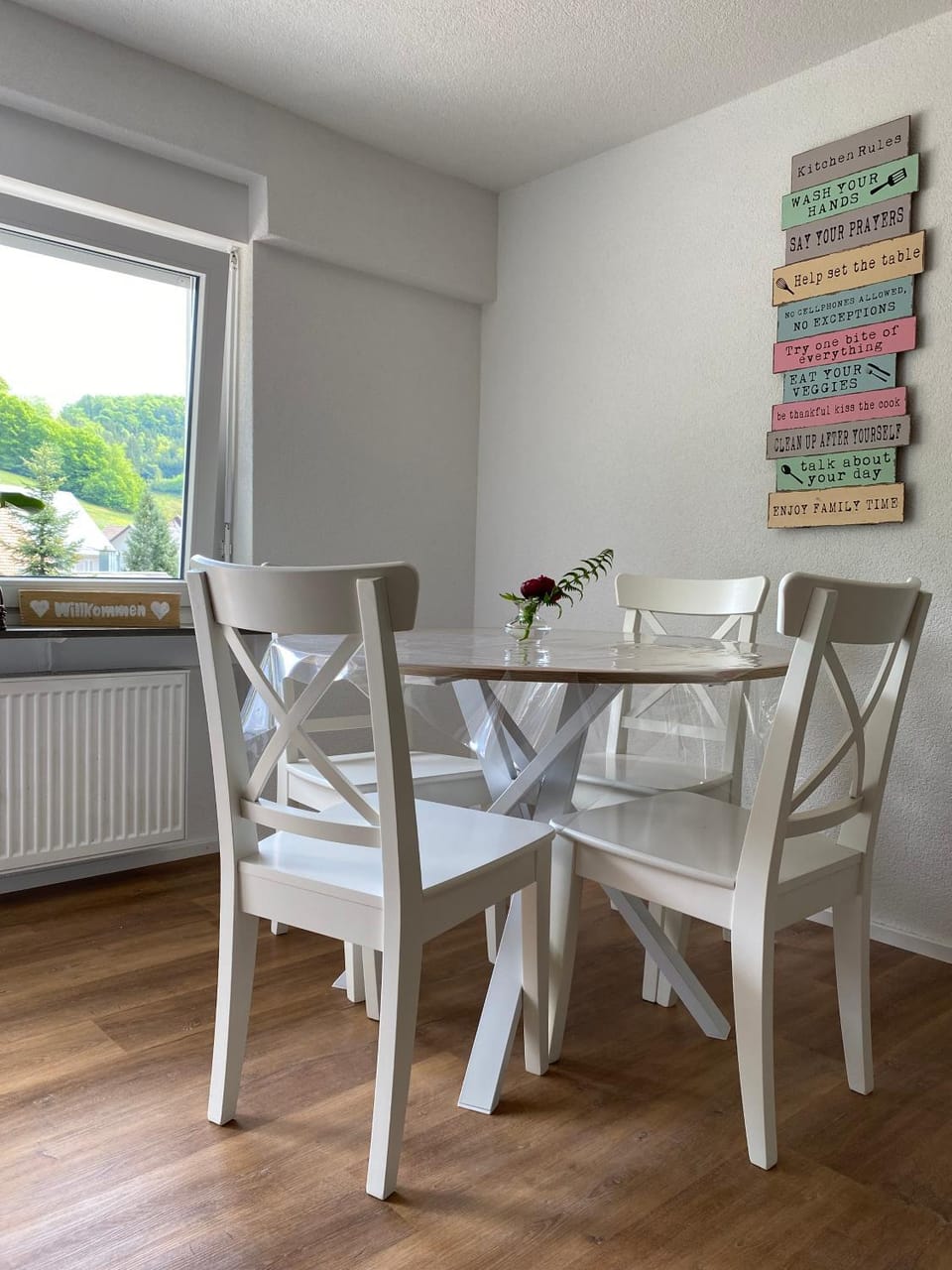 Seating area, Dining area