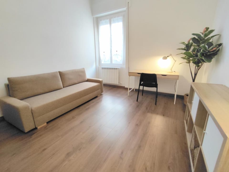 Seating area, Bedroom
