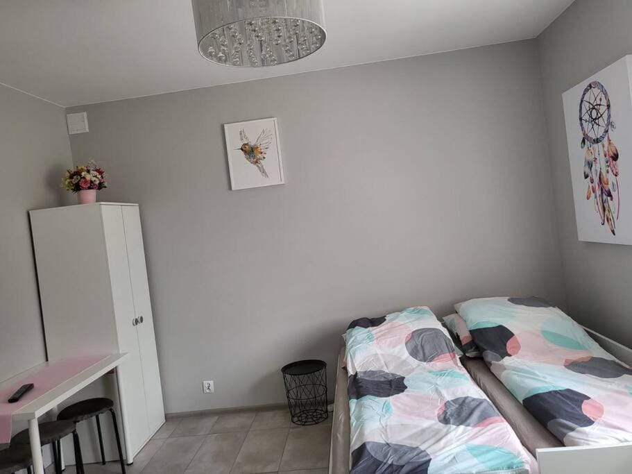 Pokój z kuchnią i łazienką Żyrardów Apartment in Masovian Voivodeship
