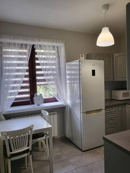 Pokój z kuchnią i łazienką Żyrardów Apartment in Masovian Voivodeship