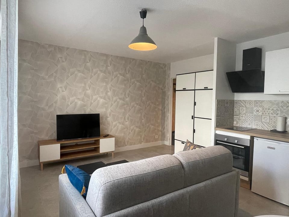 Communal lounge/ TV room, TV and multimedia, Living room, Seating area