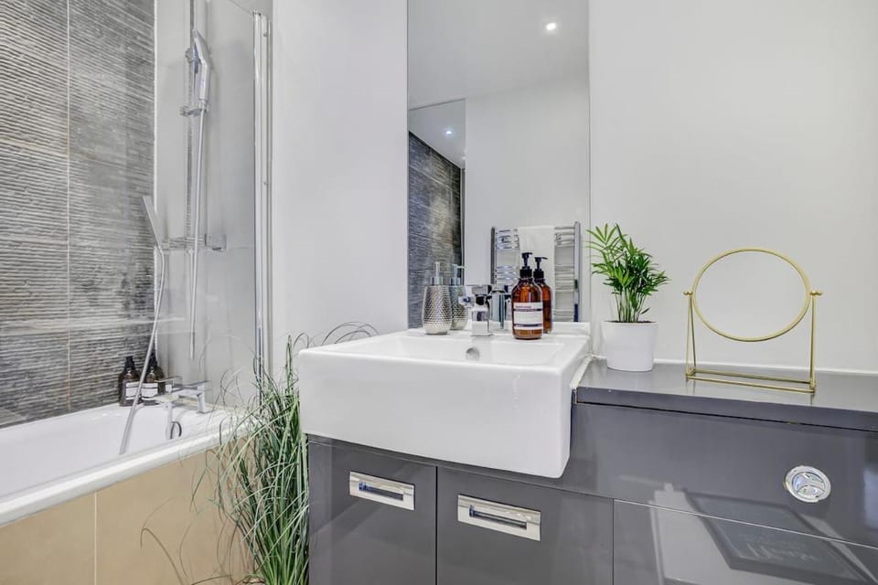 Bathroom, Bath