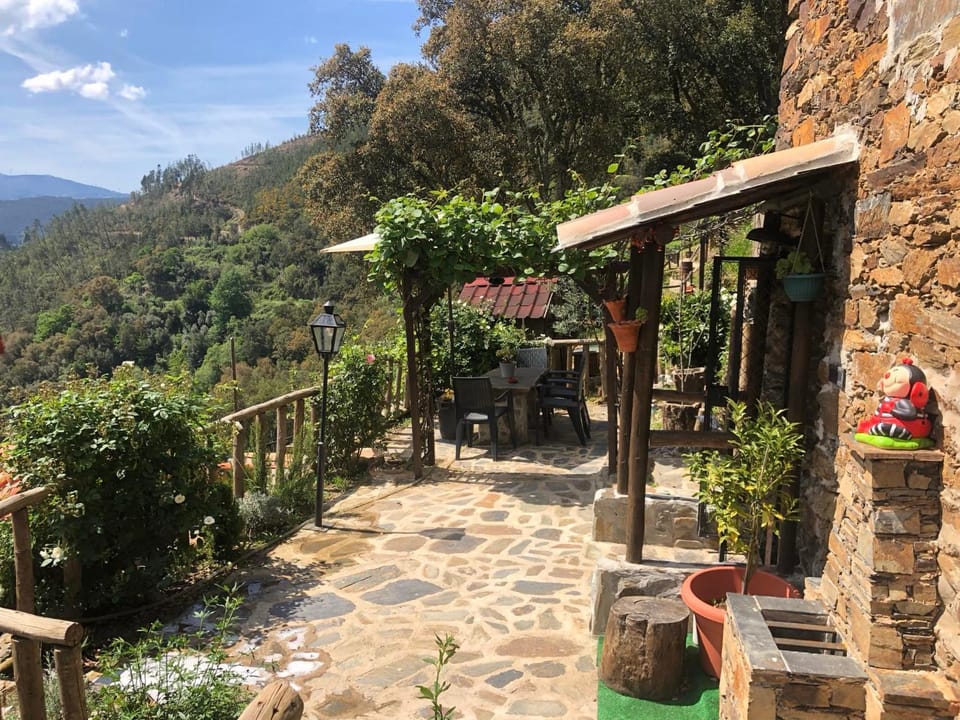 Property building, Patio, Spring, Day, Natural landscape, Garden, Balcony/Terrace, Garden view, Mountain view