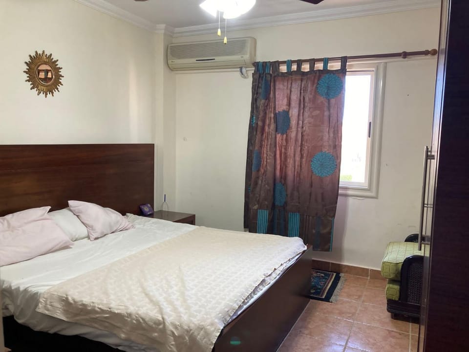 Bedroom, air conditioner
