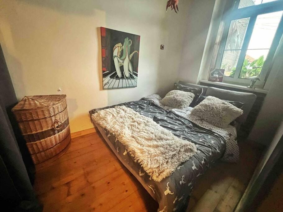 Bed, Bedroom