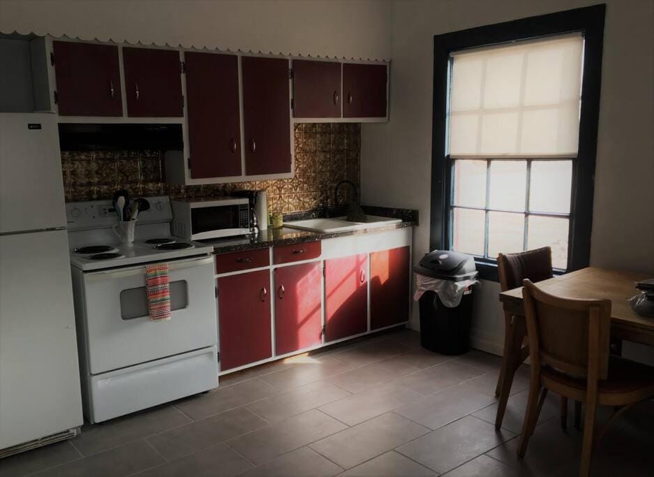 Expansive Ground Floor Pensione. Apartment in Clarkdale