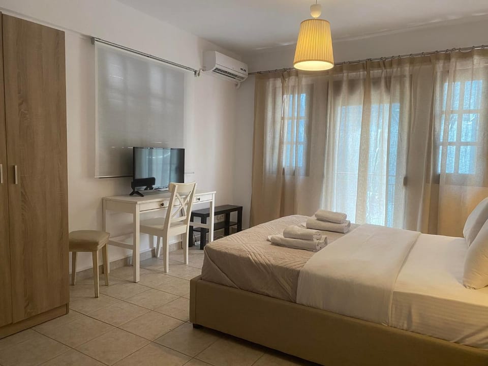 Bed, Living room, Bedroom, air conditioner
