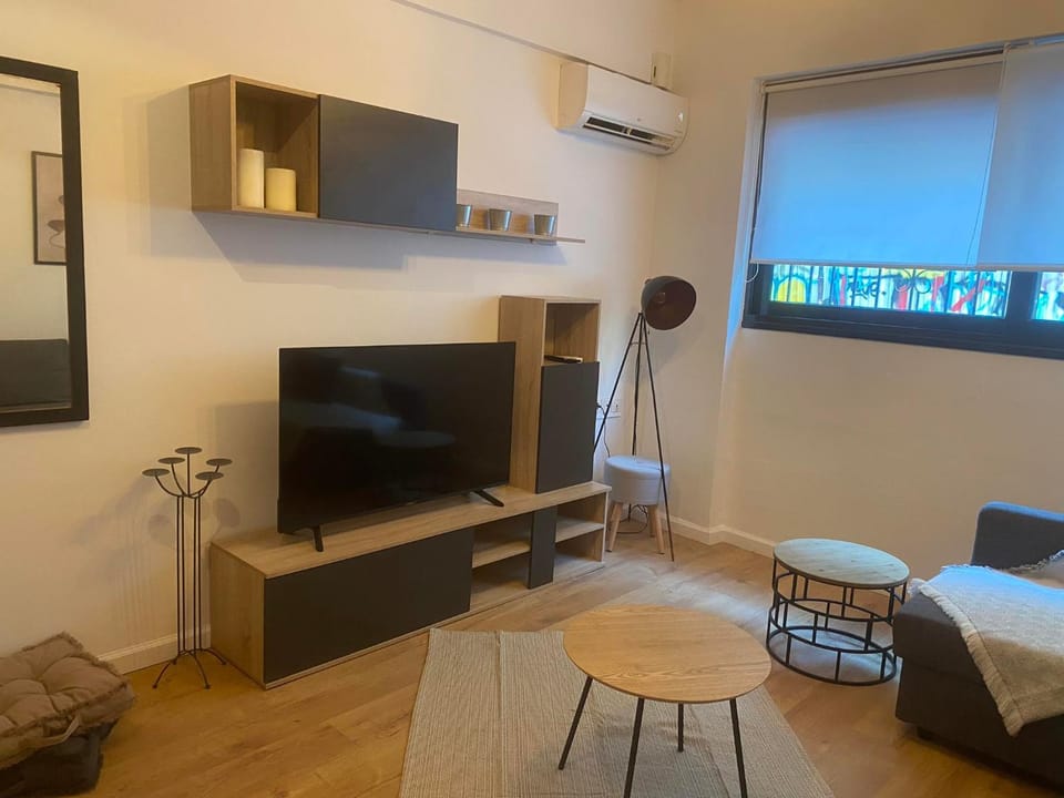 Communal lounge/ TV room, Living room, Photo of the whole room, Seating area, Evening entertainment