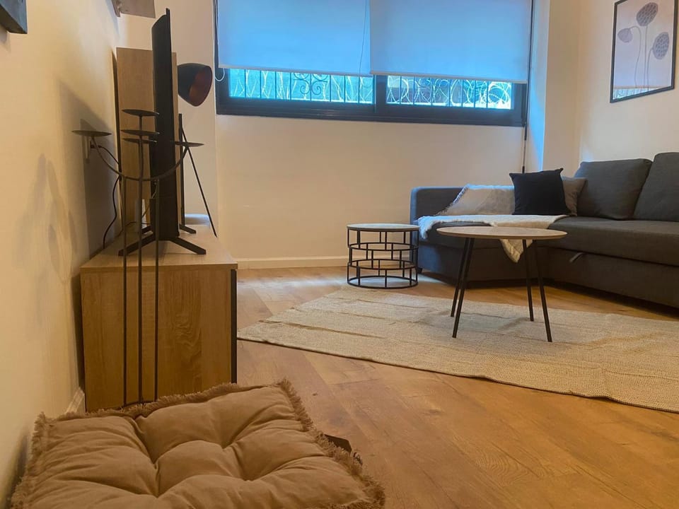 TV and multimedia, Living room, Seating area