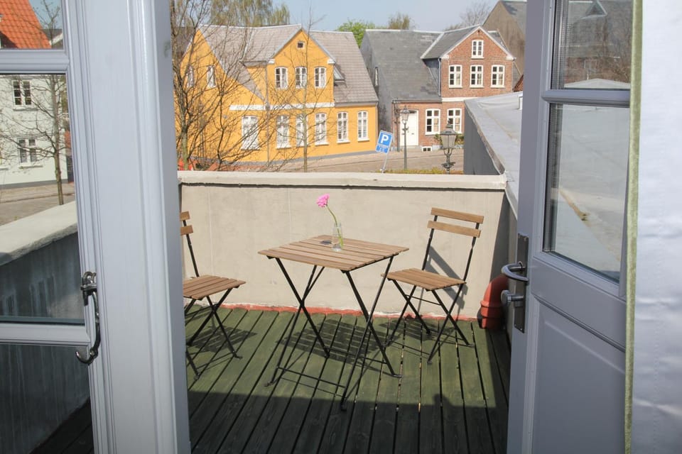 Spring, View (from property/room), Balcony/Terrace, Street view