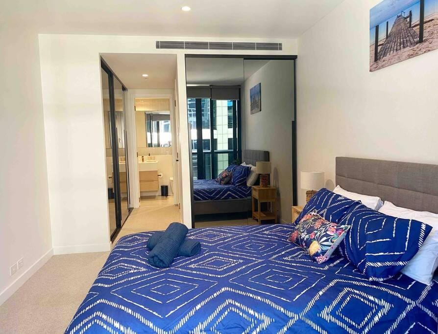 So Unique! Collins Street Vibe 2B2B Apartment in Melbourne
