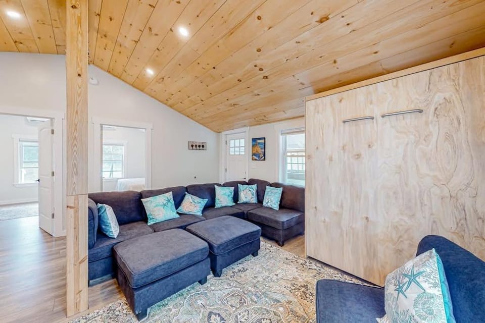 Shorelands, Unit 44-3 Apartment in Maine