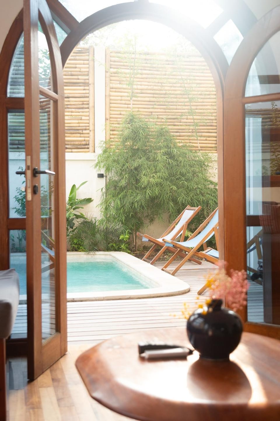 Garden view, Pool view, Swimming pool, sunbed