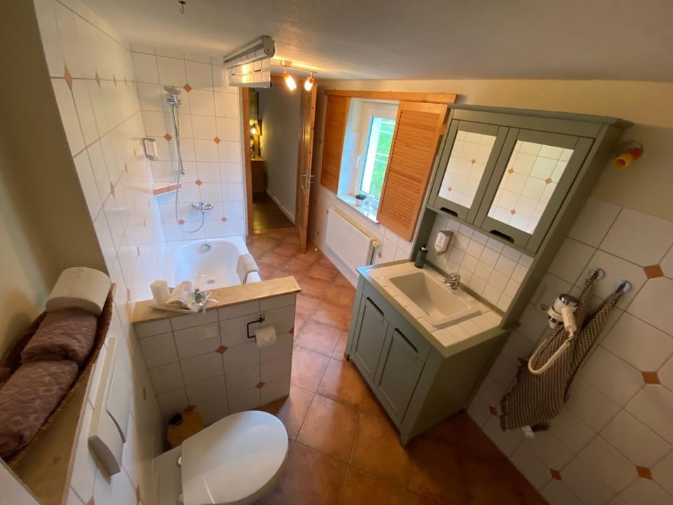 Bathroom, Bath