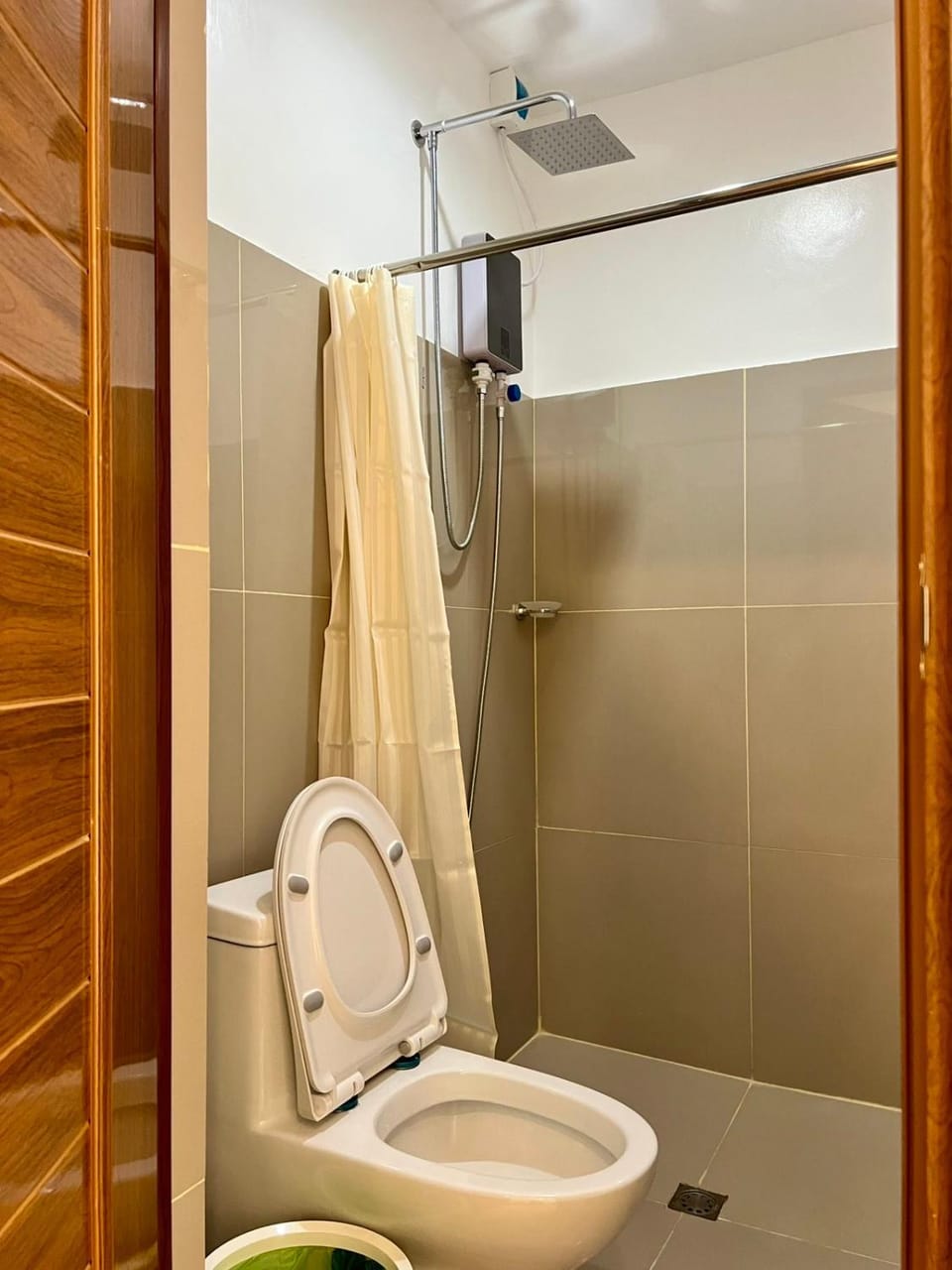 Shower, Toilet