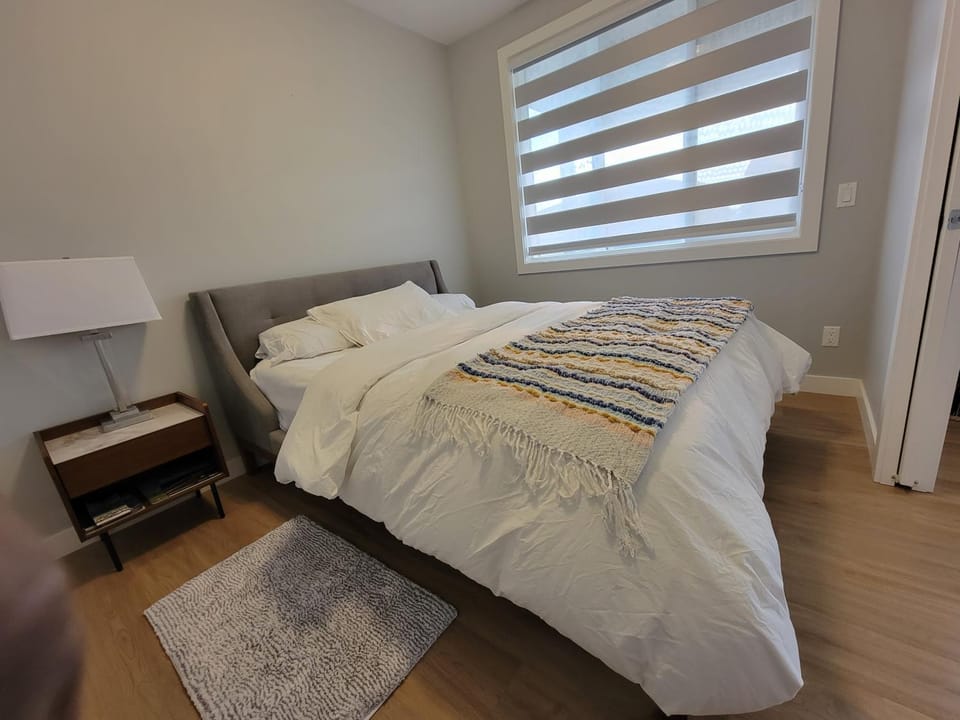 Lovelyn's hub Bed and Breakfast in Calgary