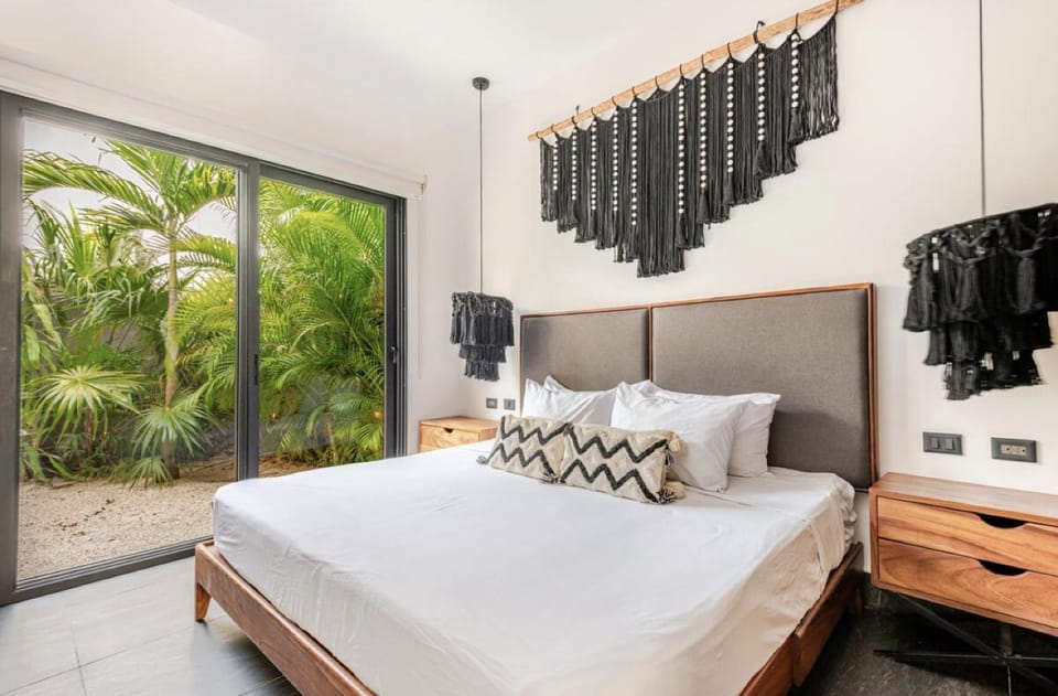 Bed, Garden, Photo of the whole room, Bedroom, Garden view