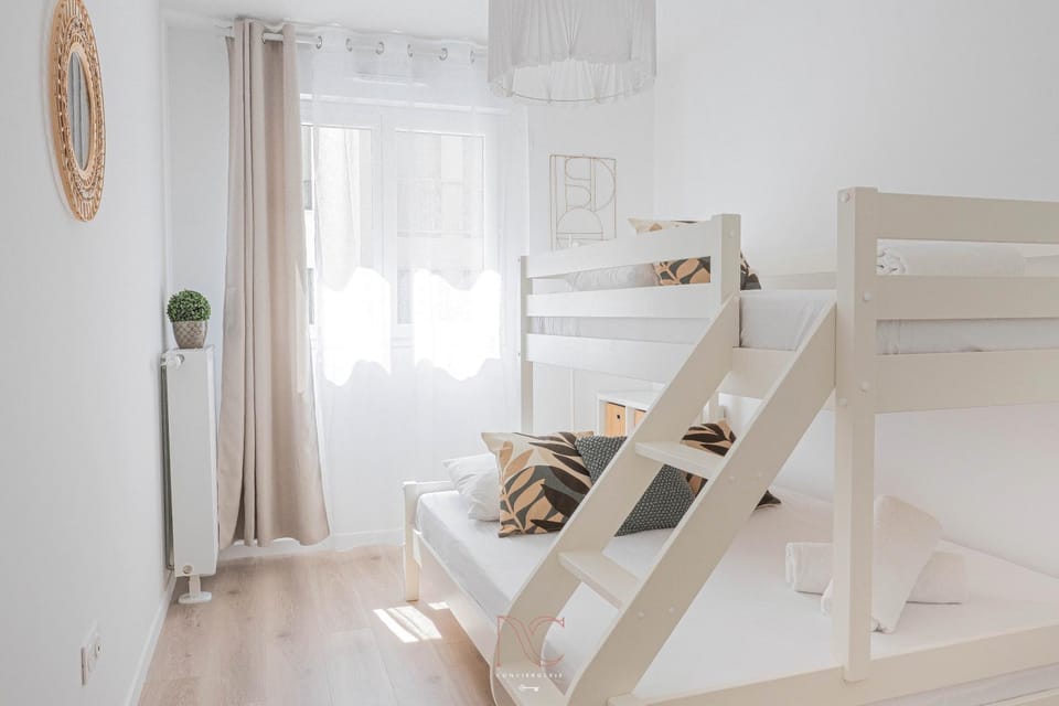 Photo of the whole room, bunk bed