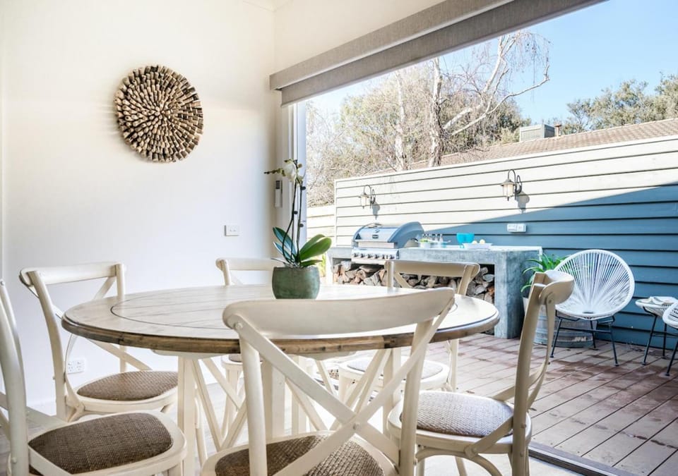 BBQ facilities, Dining area