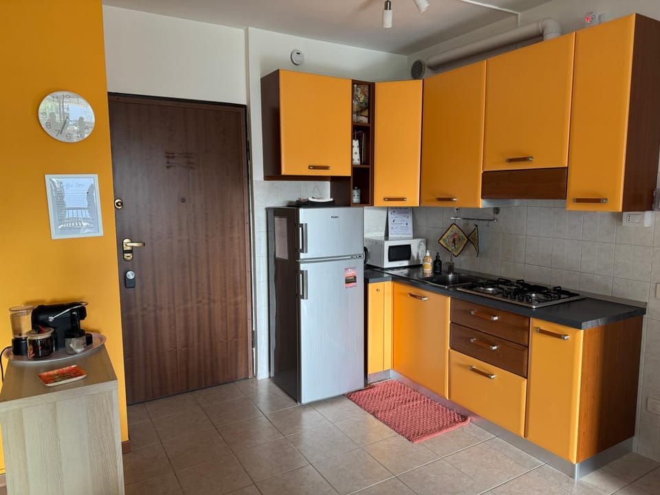 Kitchen or kitchenette, kitchen, kitchen