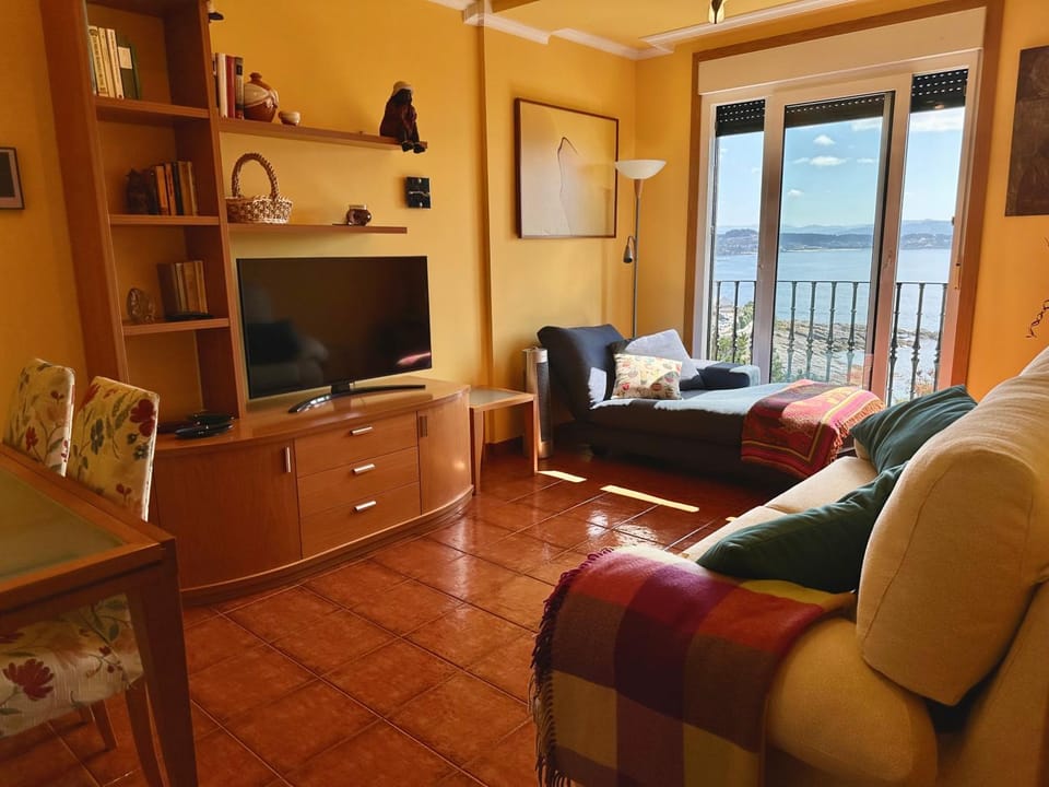 TV and multimedia, Living room, Sea view