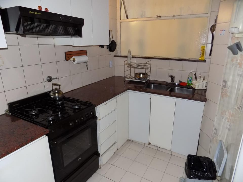 Communal lounge/ TV room, Kitchen or kitchenette, Communal kitchen, Lunch, Dinner