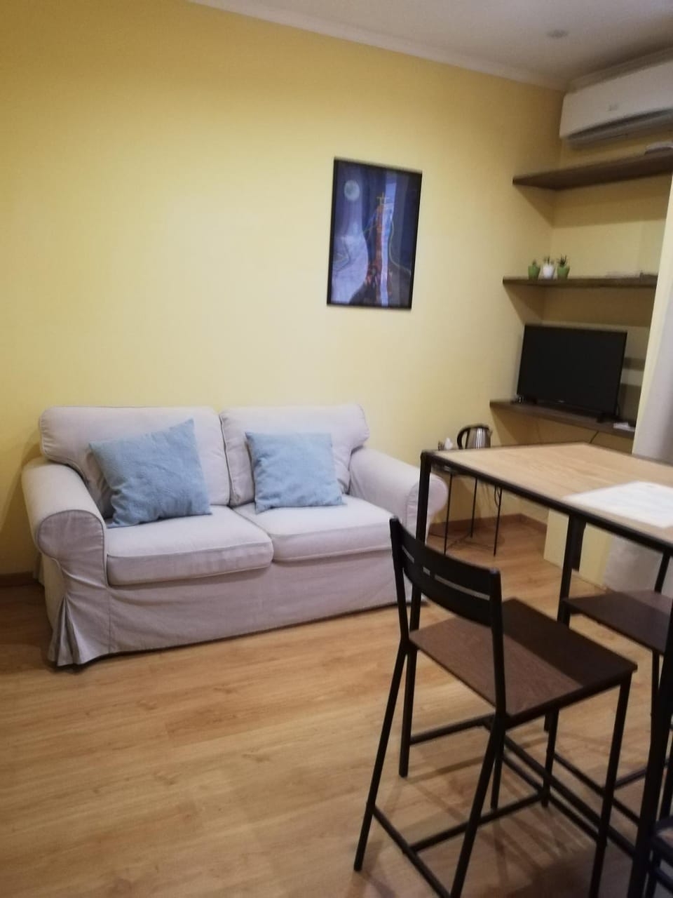 Living room, Seating area