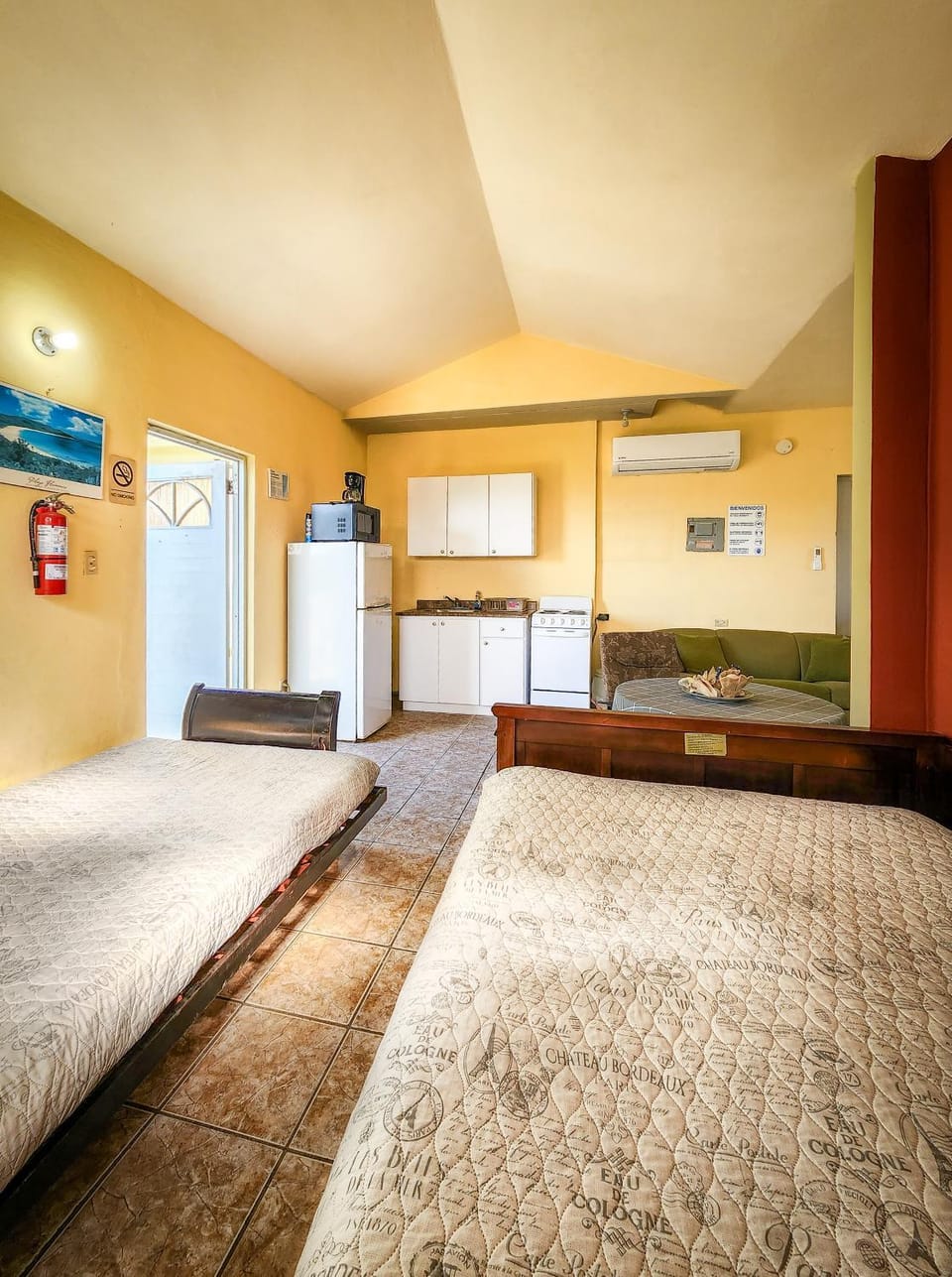 Casa Robinson Guest House Bed and Breakfast in Culebra